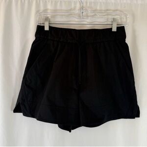 Lululemon Shorts Women's XS Black Pull On Drawstriing 3.5" Inseam Pockets